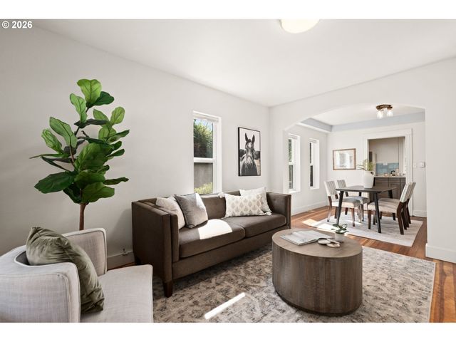 608 Sw ORCHID St, Portland, OR 97219