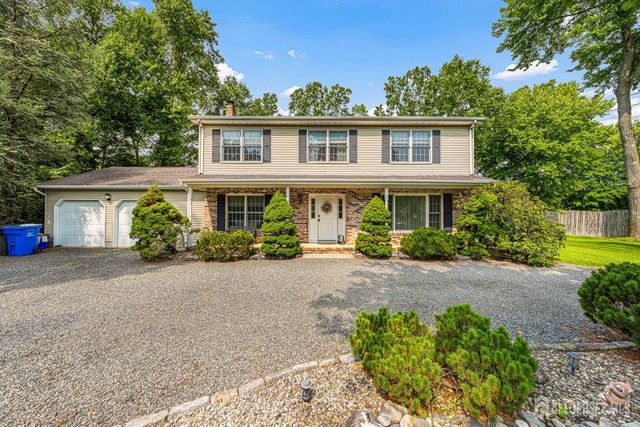 174 Cottrell Road, Old Bridge, NJ 07747