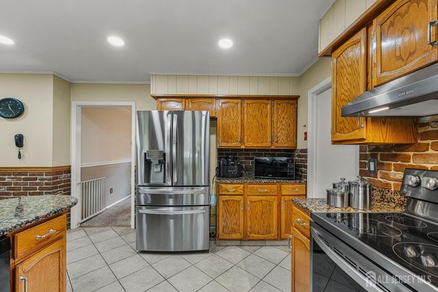 174 Cottrell Road, Old Bridge, NJ 07747