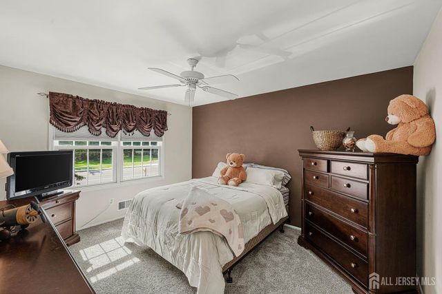 174 Cottrell Road, Old Bridge, NJ 07747