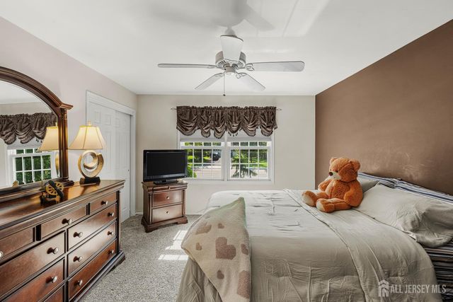 174 Cottrell Road, Old Bridge, NJ 07747