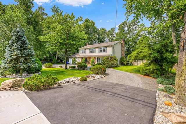 174 Cottrell Road, Old Bridge, NJ 07747