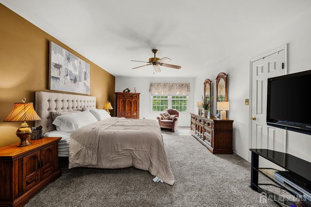 174 Cottrell Road, Old Bridge, NJ 07747