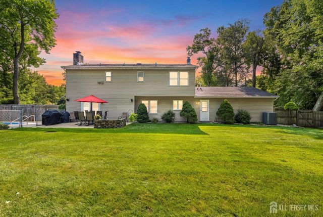 174 Cottrell Road, Old Bridge, NJ 07747