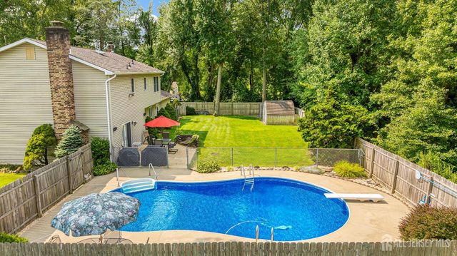 174 Cottrell Road, Old Bridge, NJ 07747