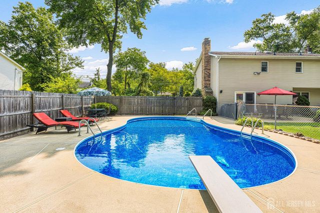 174 Cottrell Road, Old Bridge, NJ 07747