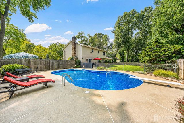 174 Cottrell Road, Old Bridge, NJ 07747