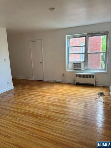 2350 Linwood 3H, Fort Lee, NJ 07024