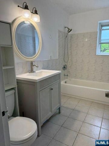 2350 Linwood 3H, Fort Lee, NJ 07024