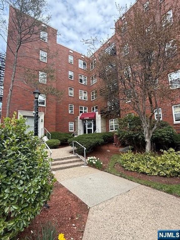 2350 Linwood 3H, Fort Lee, NJ 07024