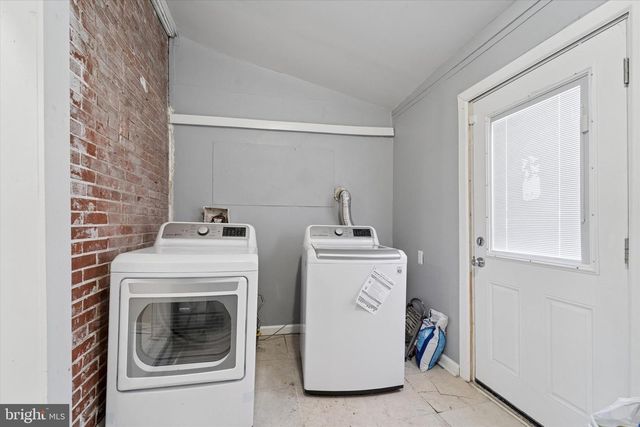 33 E BROADWAY AVE, Clifton Heights, PA 19018