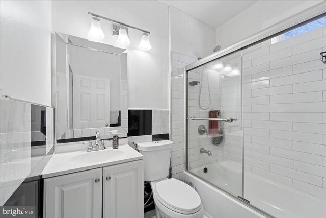 33 E BROADWAY AVE, Clifton Heights, PA 19018