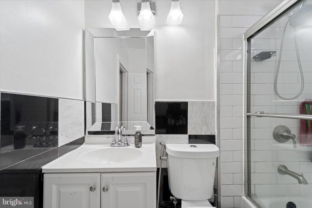 33 E BROADWAY AVE, Clifton Heights, PA 19018