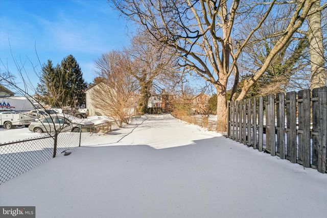 33 E BROADWAY AVE, Clifton Heights, PA 19018