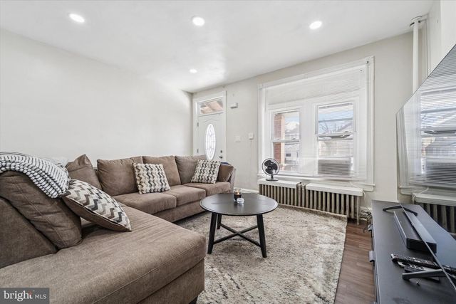 33 E BROADWAY AVE, Clifton Heights, PA 19018