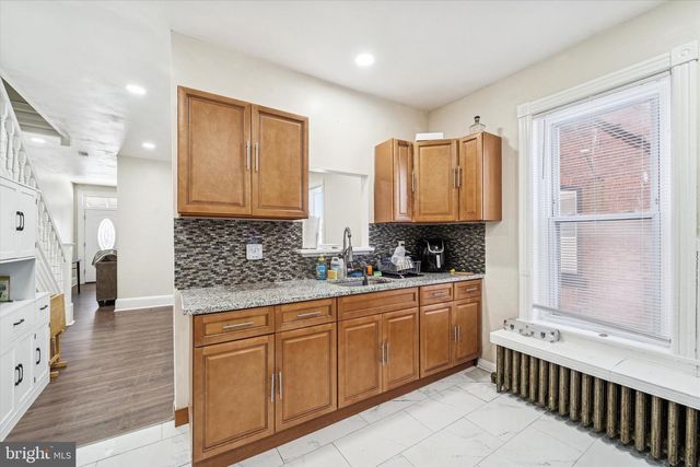 33 E BROADWAY AVE, Clifton Heights, PA 19018