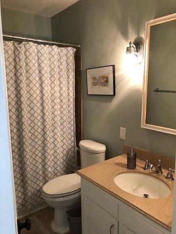 10 Pearl Avenue, Mount Pleasant, SC 29464
