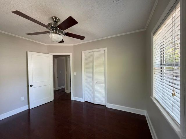 10 Pearl Avenue, Mount Pleasant, SC 29464