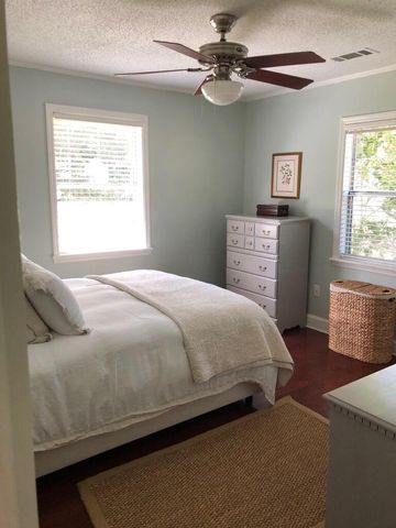 10 Pearl Avenue, Mount Pleasant, SC 29464