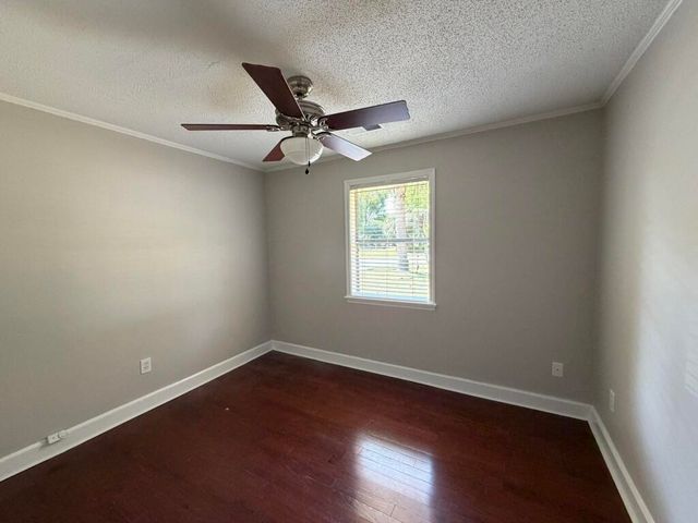 10 Pearl Avenue, Mount Pleasant, SC 29464