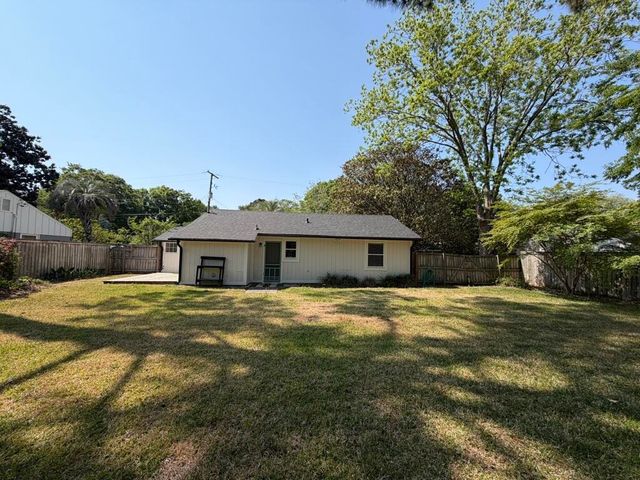 10 Pearl Avenue, Mount Pleasant, SC 29464