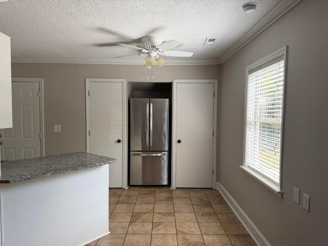 10 Pearl Avenue, Mount Pleasant, SC 29464