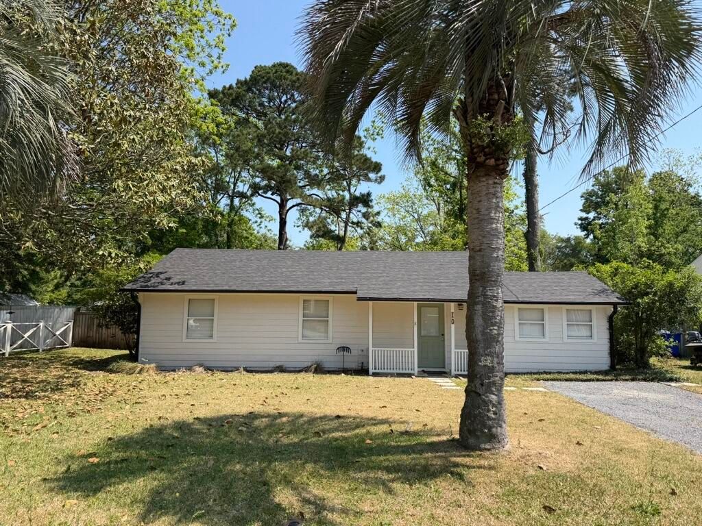 10 Pearl Avenue, Mount Pleasant, SC 29464