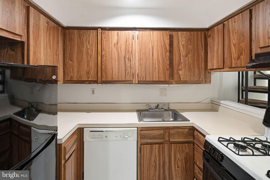 1137 PINE ST #UNIT 102, PHILADELPHIA, PA 19107 — photo 5