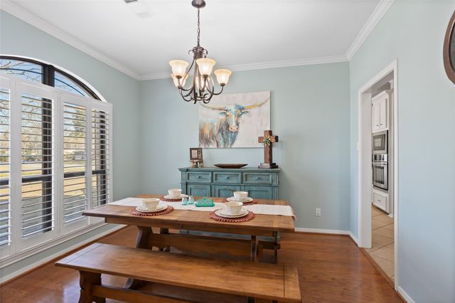 215 Ridgemont Drive, Alvin, TX 77511