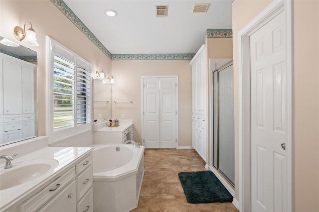 215 Ridgemont Drive, Alvin, TX 77511