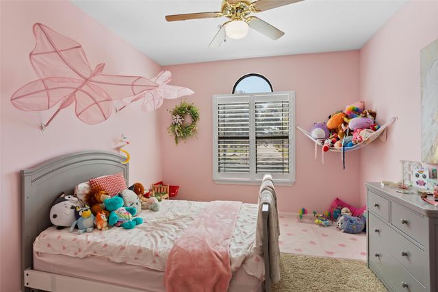 215 Ridgemont Drive, Alvin, TX 77511