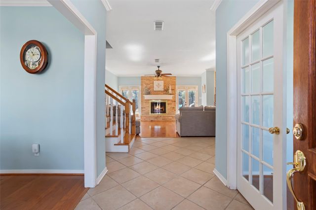 215 Ridgemont Drive, Alvin, TX 77511