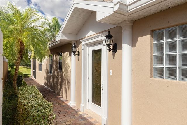 5009 Corsica Square, Vero Beach, FL 32967