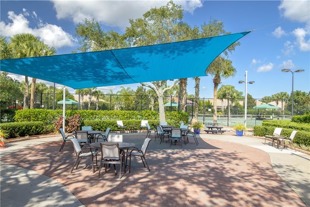 5009 Corsica Square, Vero Beach, FL 32967