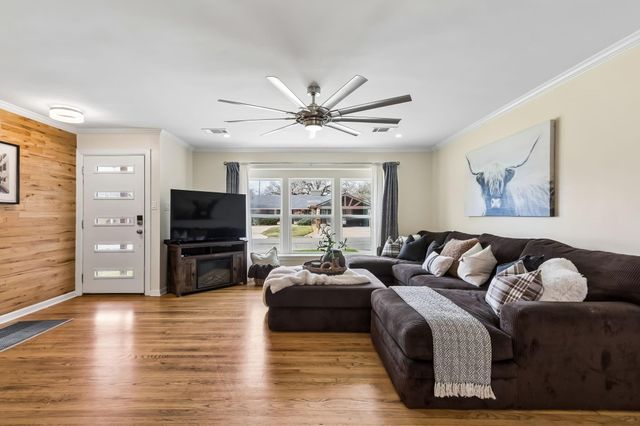 1401 N Highland Avenue, Sherman, TX 75092