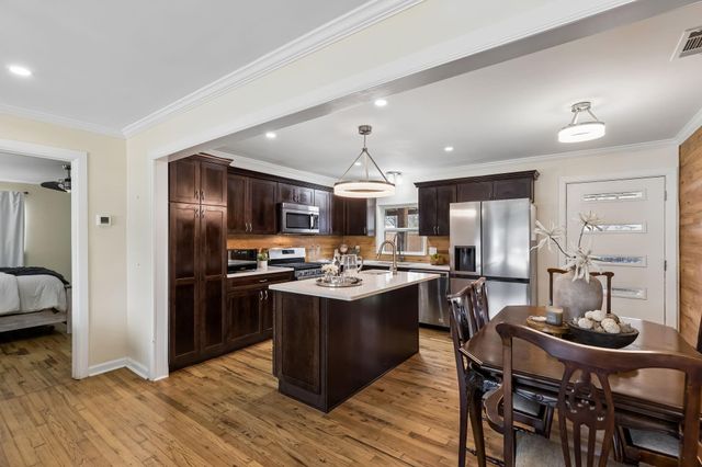 1401 N Highland Avenue, Sherman, TX 75092
