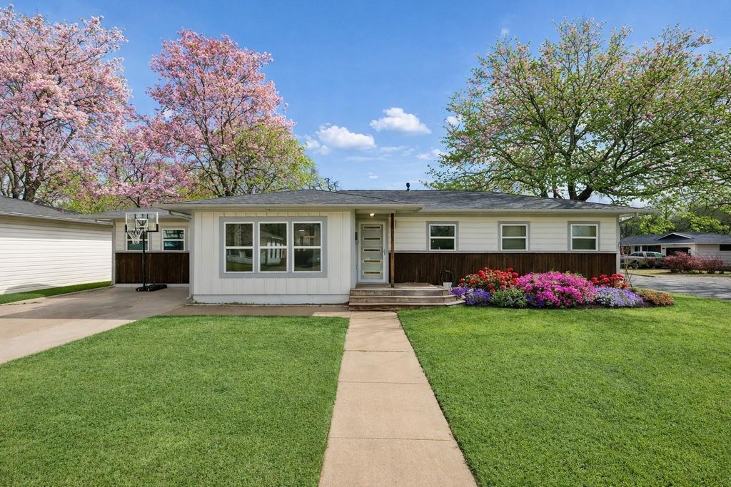 1401 N Highland Avenue, Sherman, TX 75092
