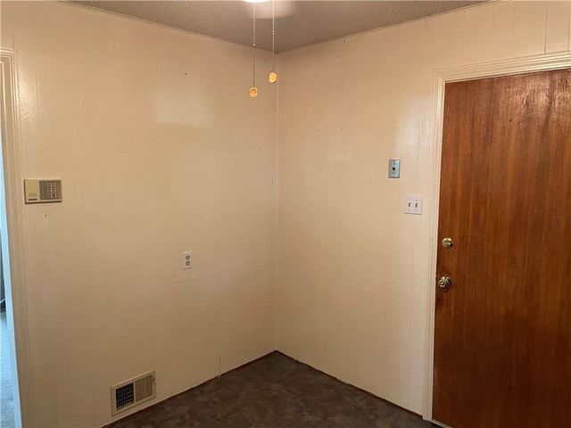 12102 E 47th Terrace, Independence, MO 64055