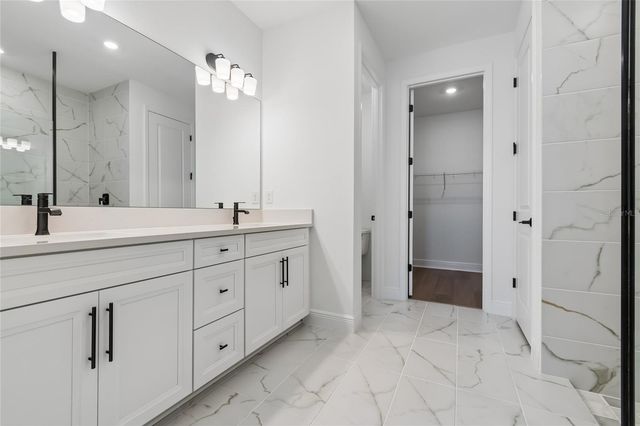 8111 SEAFLOWER PARKWAY, Bradenton, FL 34210