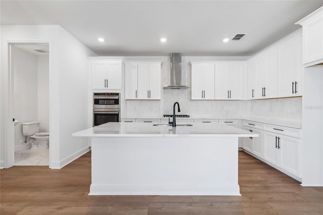 8111 SEAFLOWER PARKWAY, Bradenton, FL 34210