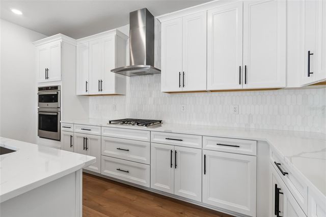 8111 SEAFLOWER PARKWAY, Bradenton, FL 34210