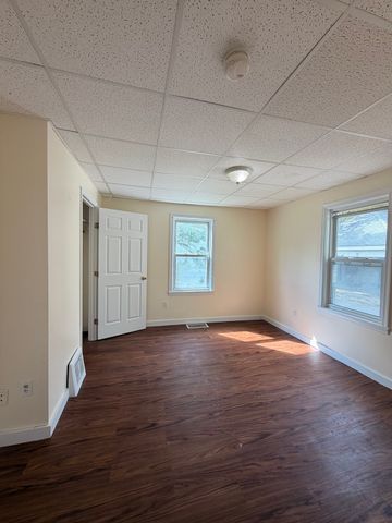44 Laurel St 1, Leominster, MA 01453