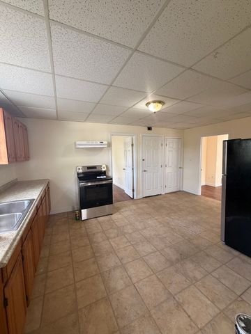 44 Laurel St 1, Leominster, MA 01453