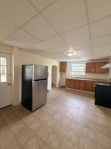 44 Laurel St 1, Leominster, MA 01453