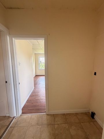 44 Laurel St 1, Leominster, MA 01453