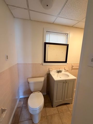 44 Laurel St 1, Leominster, MA 01453