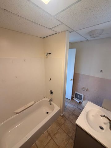 44 Laurel St 1, Leominster, MA 01453