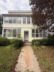 44 Laurel St 1, Leominster, MA 01453