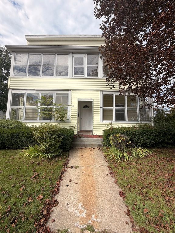 44 Laurel St 1, Leominster, MA 01453