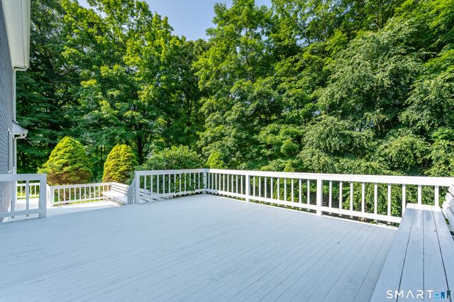 123 Cross Highway, Redding, CT 06896